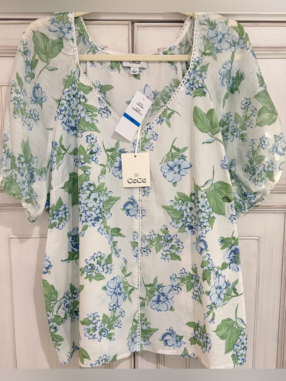 NWT SZ XL CeCe White Floral Puff-Sleeve Blouse - Blue & Green Print